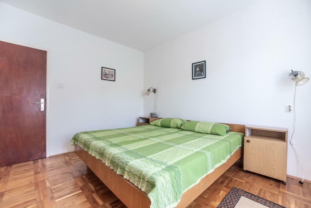 Kiwi Apartments Gornji Karin Eksteriør billede
