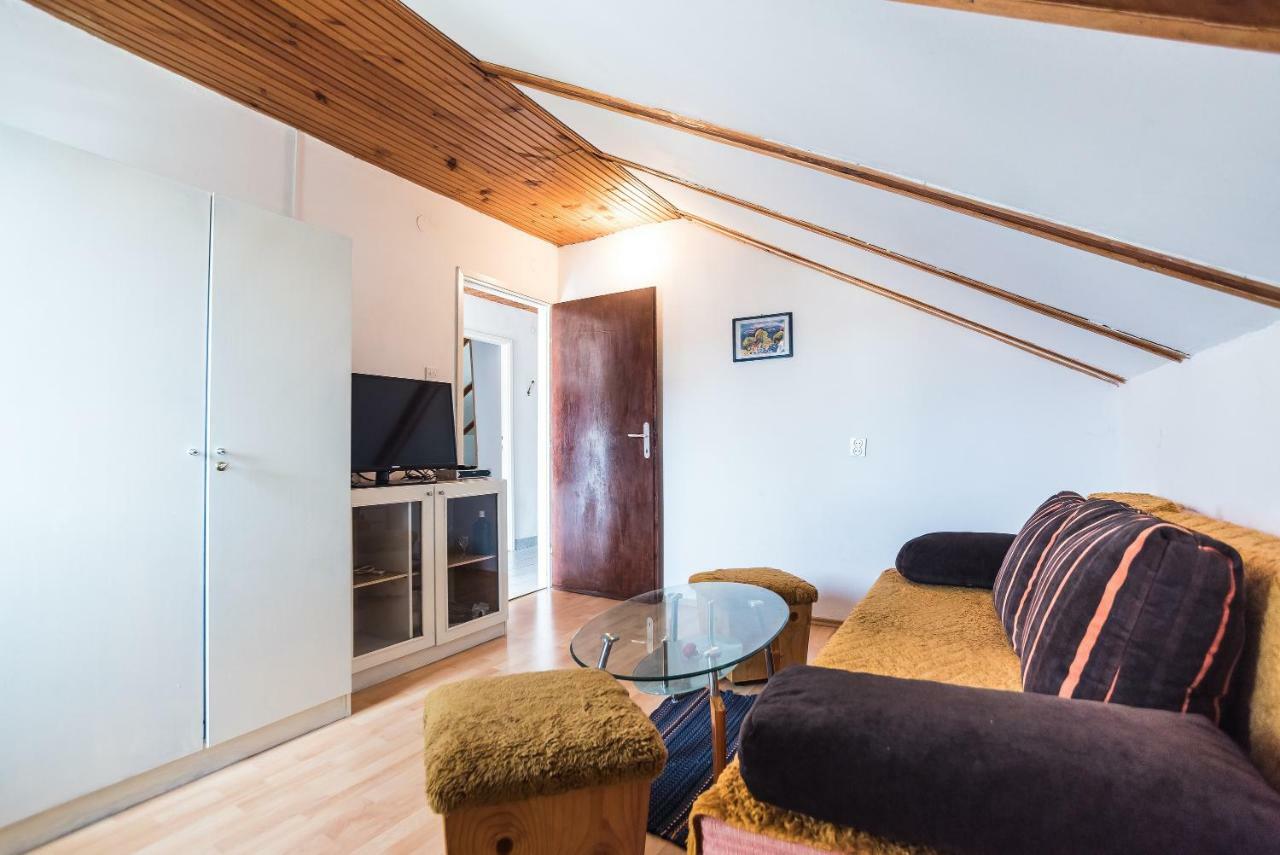 Kiwi Apartments Gornji Karin Eksteriør billede