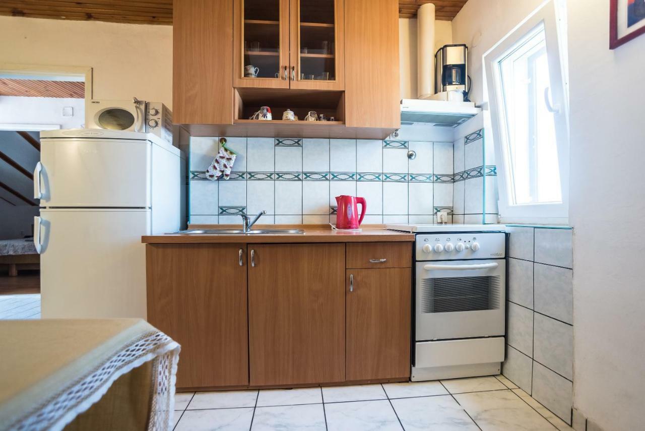 Kiwi Apartments Gornji Karin Eksteriør billede
