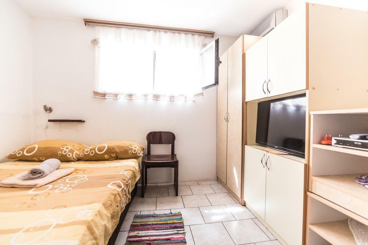 Kiwi Apartments Gornji Karin Eksteriør billede